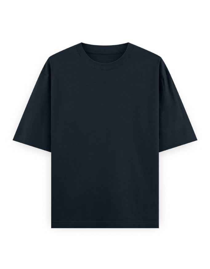 Oversized black t-shirt with short sleeves, plain front, streetwear style